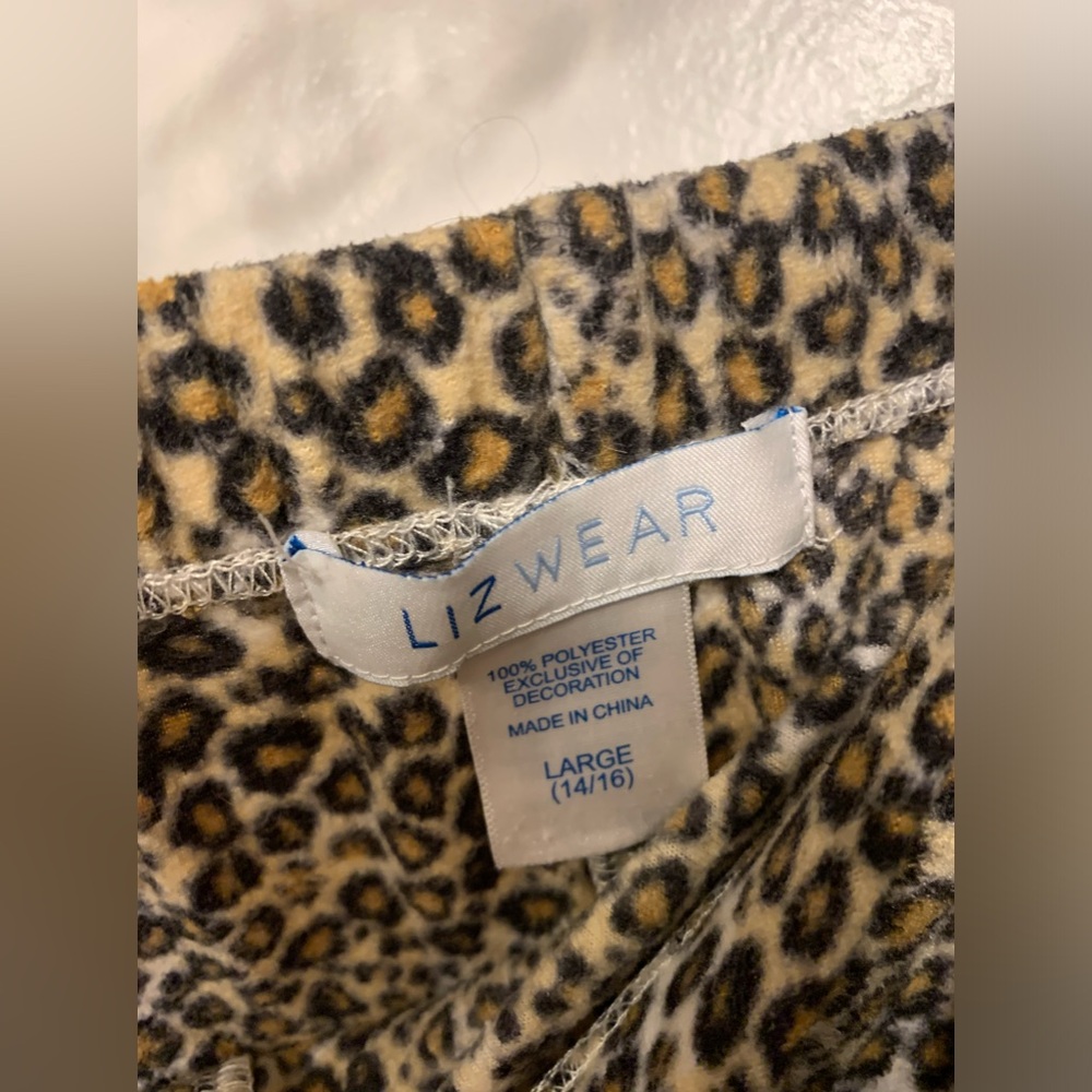 🦁✨ Feline Fabulous in LizWear Leopard Print Pajama Set! ✨🦁 - Picture 12 of 12